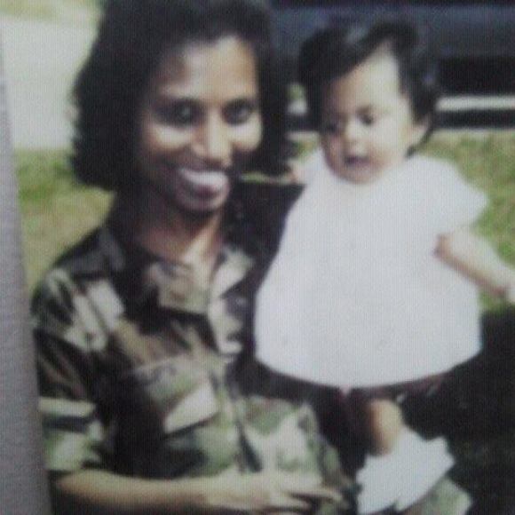 Meet your Posher, Fatima - Picture 1 of 1